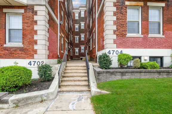 4704 Chestnut Street